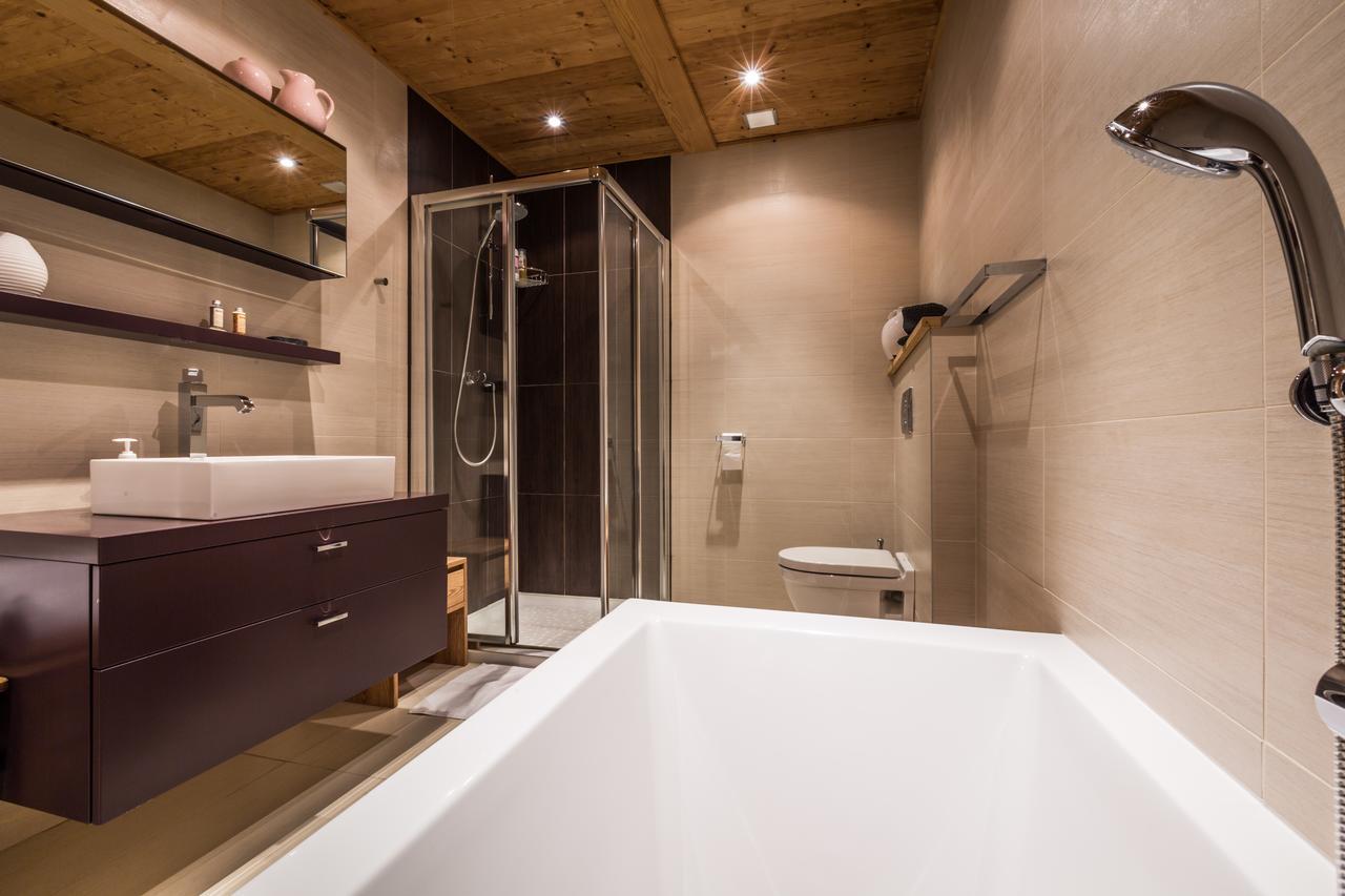 Apartment Au Bon Coin - Luxury Chamonix Hidden Haven, Mont Blanc View, Hot Tub And Garden Exterior foto